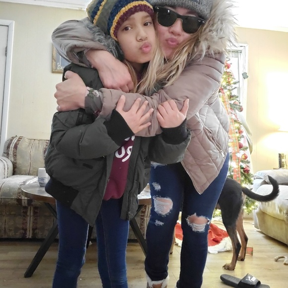 Meet your Posher, Amanda - Picture 1 of 1